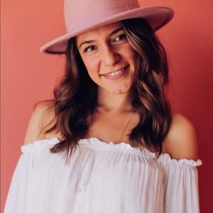 Meet your Posher, Sara